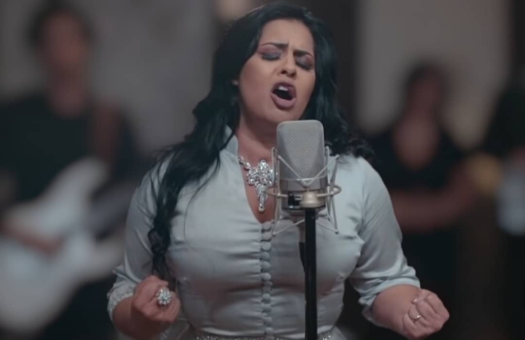 Célia Bueno faz campanha para dueto com três cantora de peso. Saiba quem são!
