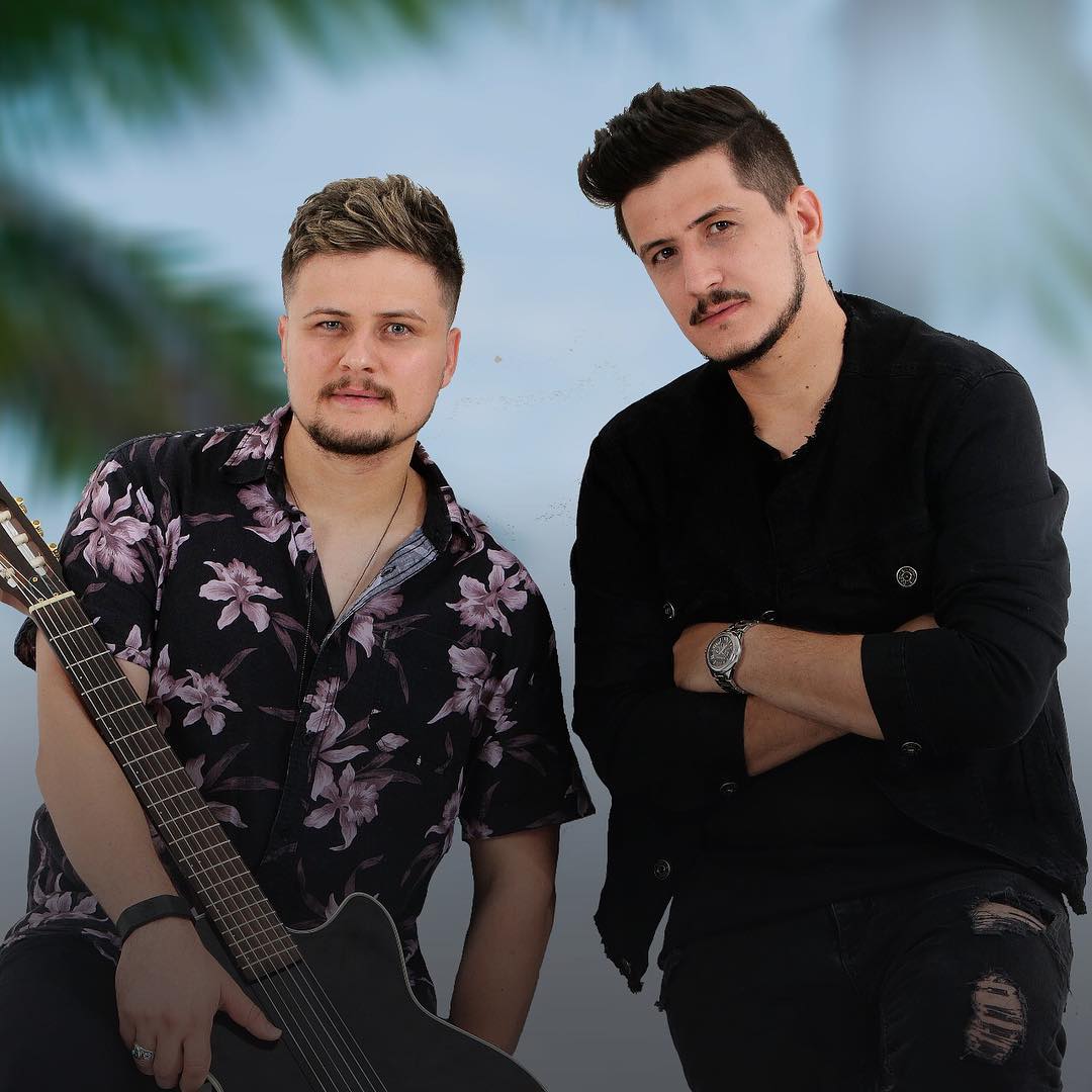 André e Felipe lançam videoclipe para faixa título de seu novo projeto