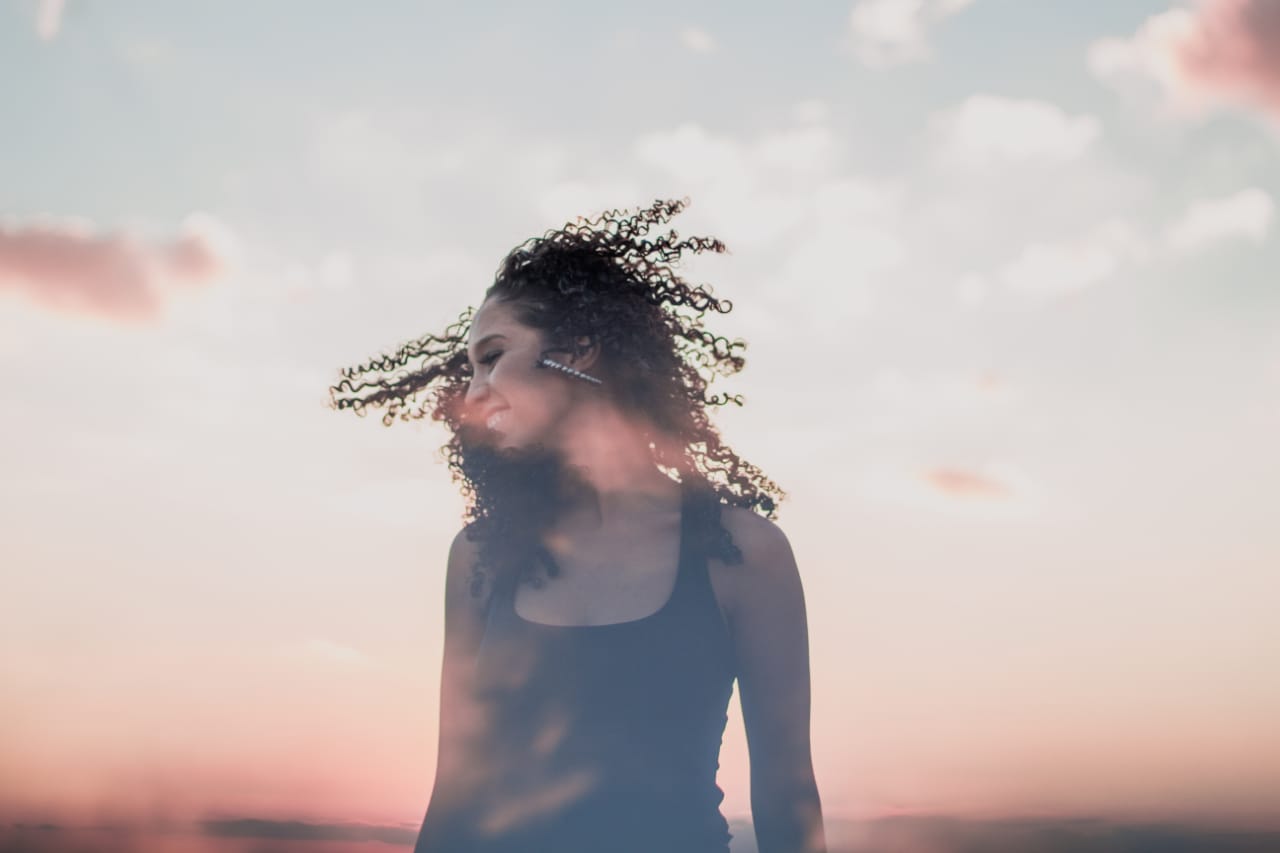 Nívea Izabella lança seu novo single: “O Que meu Deus vai fazer”