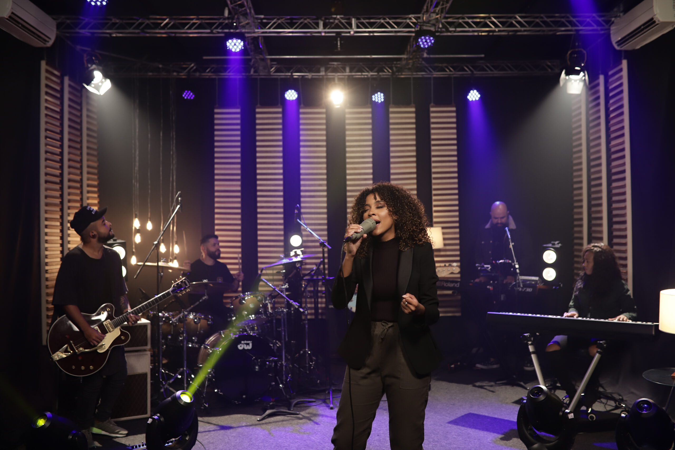 Gabriela Gomes lança “Deus Emanuel”, seu novo Single com Clipe