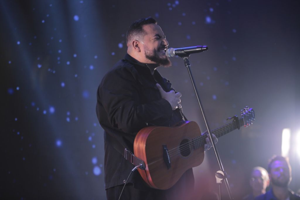 Juan Raposo apresenta a canção “Santo”, seu terceiro lançamento pela Central Gospel Music