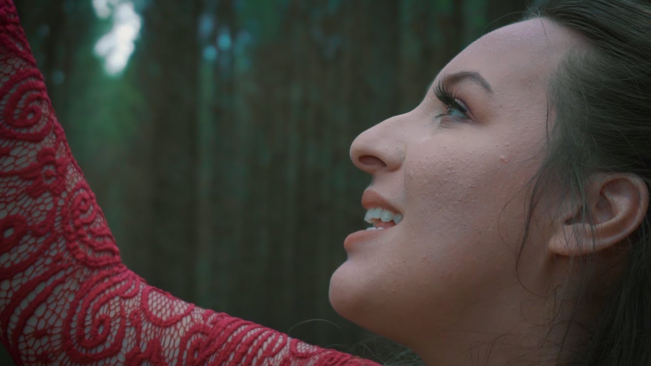 Ana Paula Gomes lança videoclipe para canção autoral