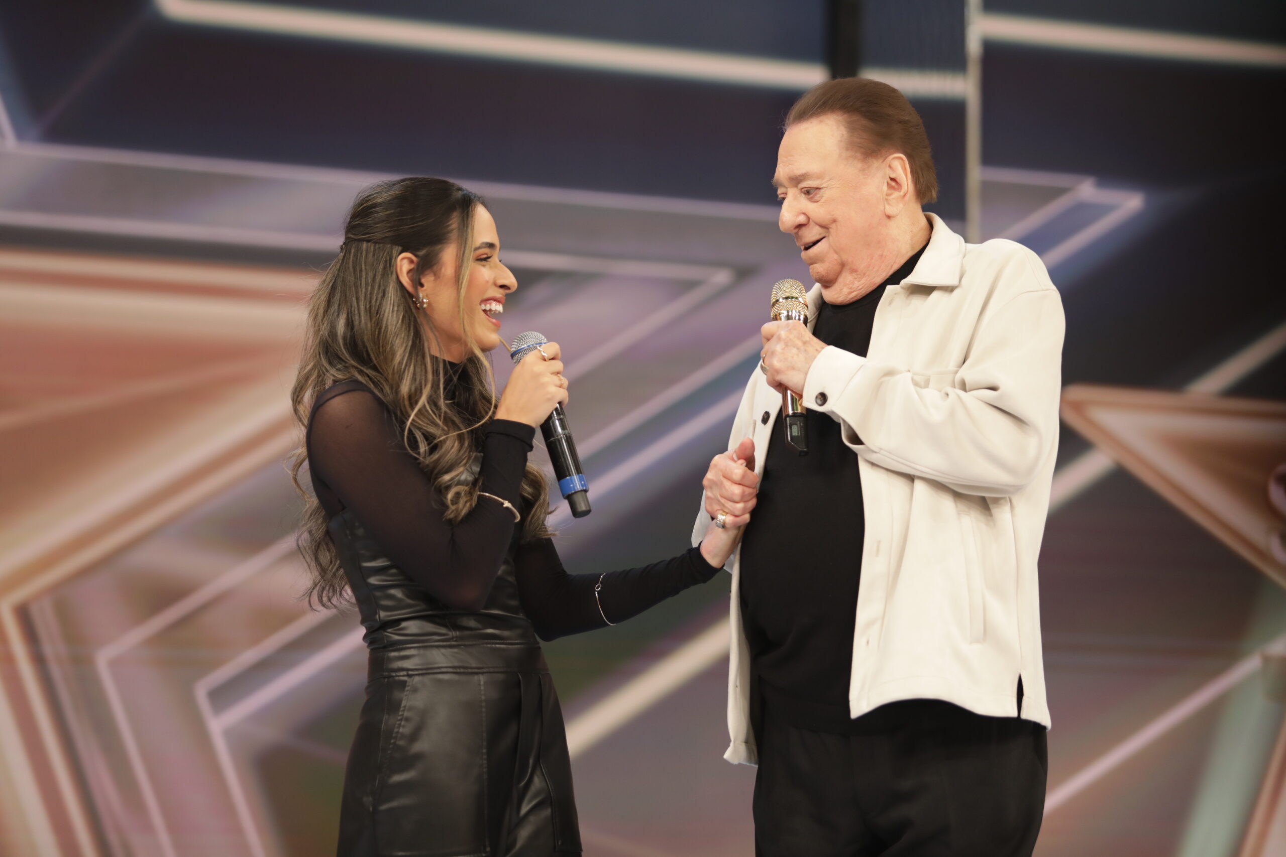 Júlia Cristiano: ex-participante do programa Raul Gil, tem trajetória de adoração a Deus e propósito