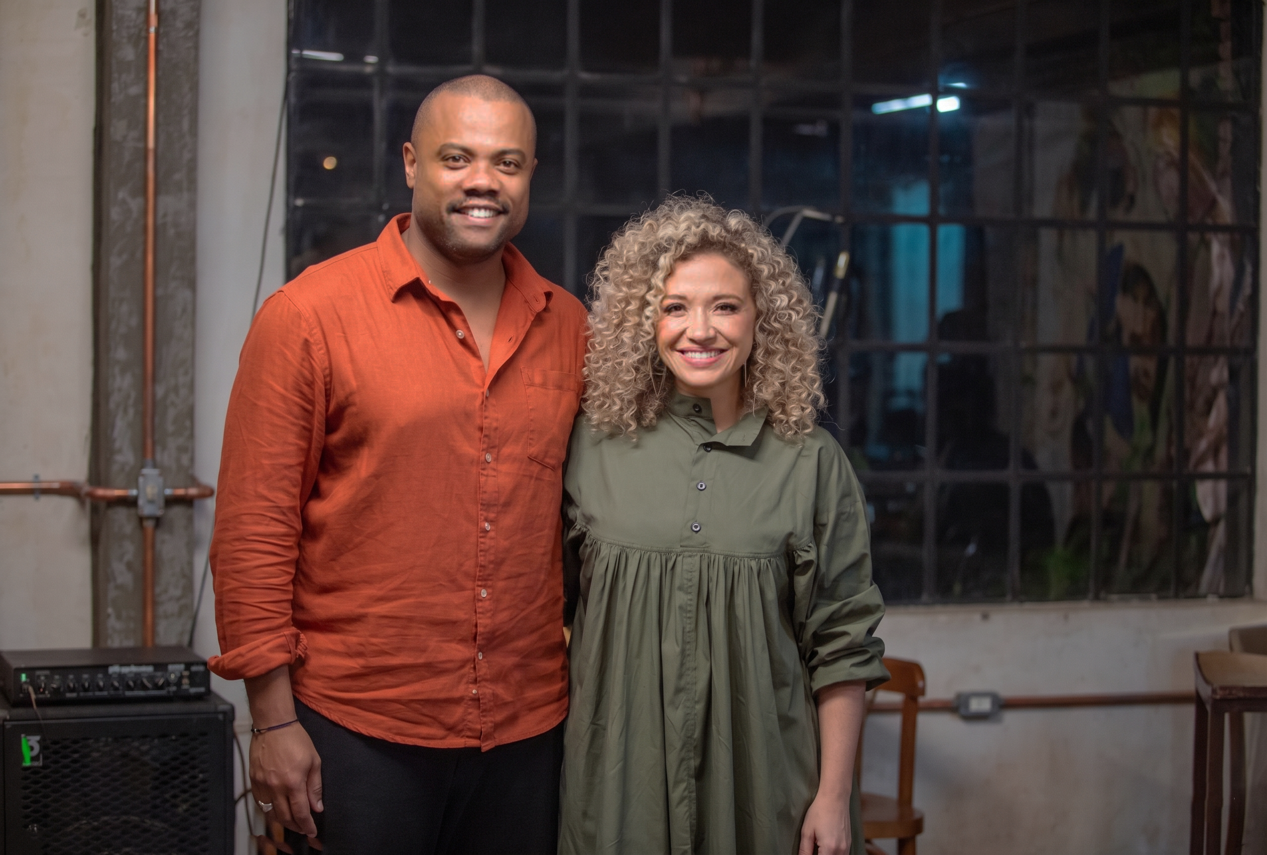 Arianne lança dueto com Weslei Santos no clássico “Teus Altares”