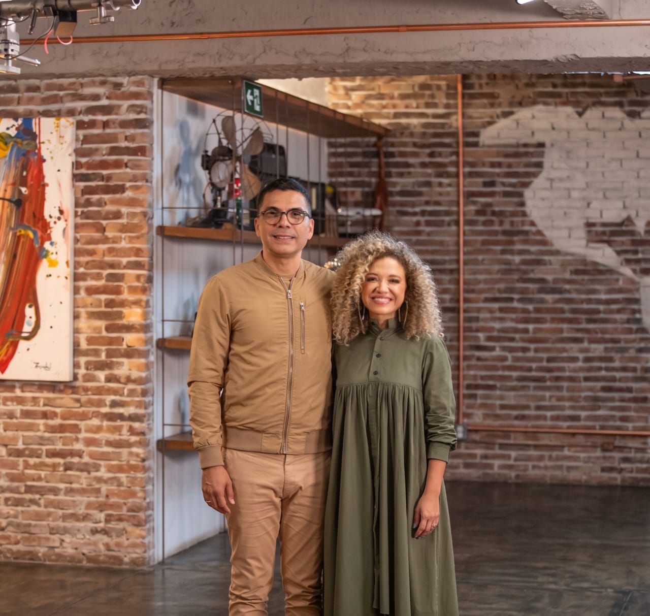 Arianne e Paulo César Baruk reacendem a força atemporal do clássico “O Espírito do Senhor”