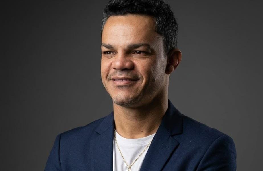 Do forró nacional ao louvor: Júnior Ribeiro lança “Extraordinário”, sua estreia pela Siloé Music com distribuição da Universal Music